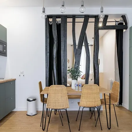 Relax In On Old Art Galery Apartament *